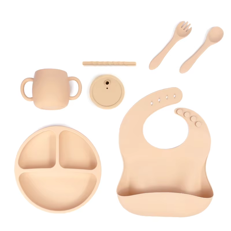 Nouveaut&eacute;s personnalis&eacute; sans BPA enfants ensemble de vaisselle b&eacute;b&eacute; bavoir enfant en bas &acirc;ge assiettes bols Silicone Sippy tasse Silicone b&eacute;b&eacute; Kit d'alimentation