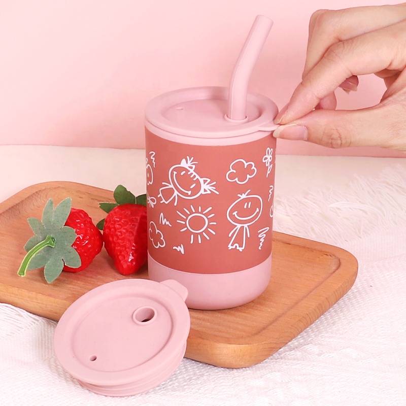 Gobelets en silicone pour tout-petits – Anti-d&eacute;versement, paille et couvercle