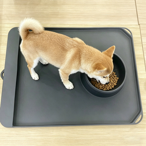 애완 동물 고양이 개를위한 견고한 실리콘 식품 매트 세련된 방수 미끄럼 방지 애완 동물 먹이 매트